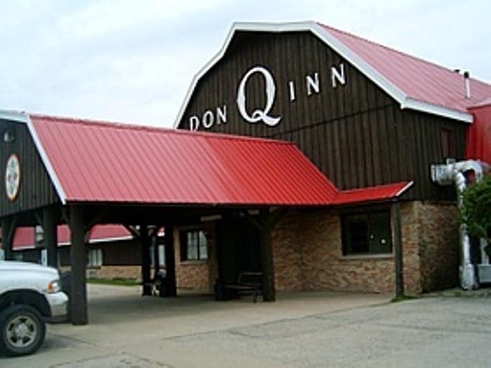 Don Q Inn Dodgeville Exterior photo